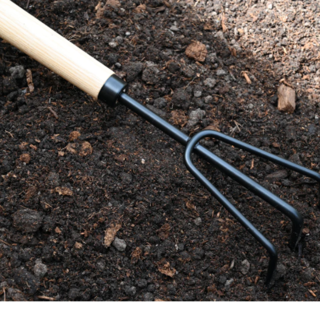 Extended Handle Cultivator TERRA Greenhouses