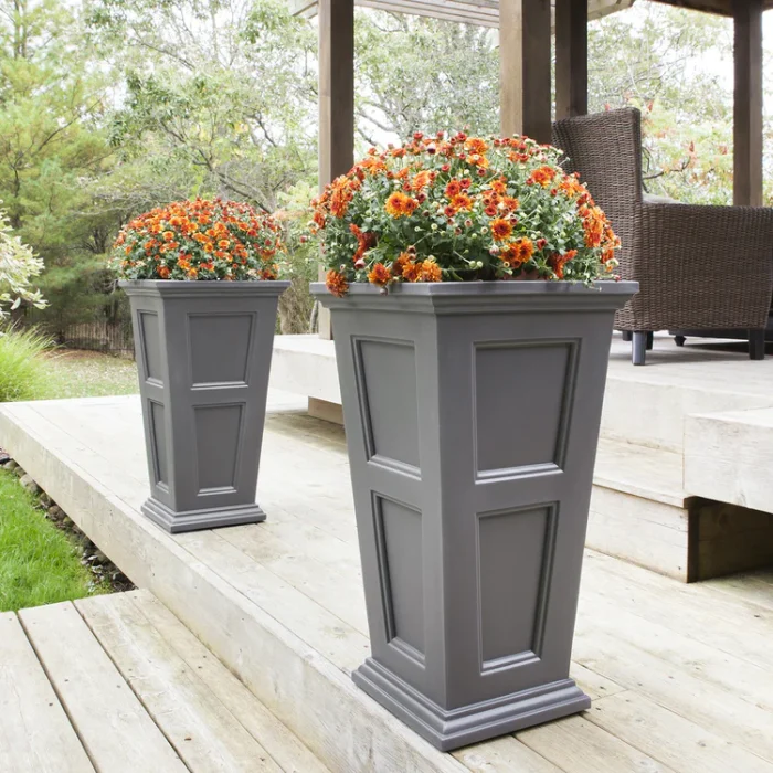 Fairfield 28&#8243; Tall Planter &#8211; available in four colours &#8211; Online Exclusive