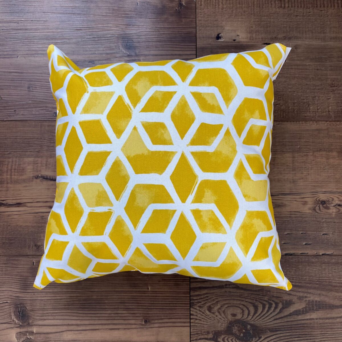 Celtic Pineapple Outdoor Pillow TERRA Greenhouses