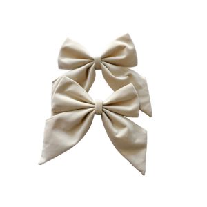 Ivory Velvet Bow 6.5" X 9"